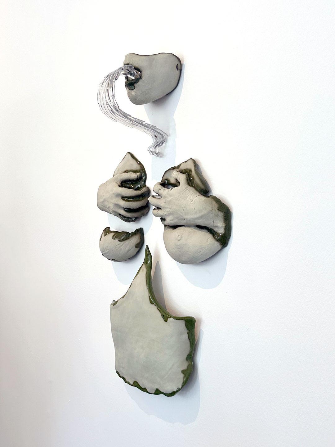 <em>The Broken Heart of Shameran II</em> (2025), dans <em>As Thin As A Promise</em>, Merdiven Art Space, Istanbul, Turquie, 2025, Crédit Photo: Galeri Nev