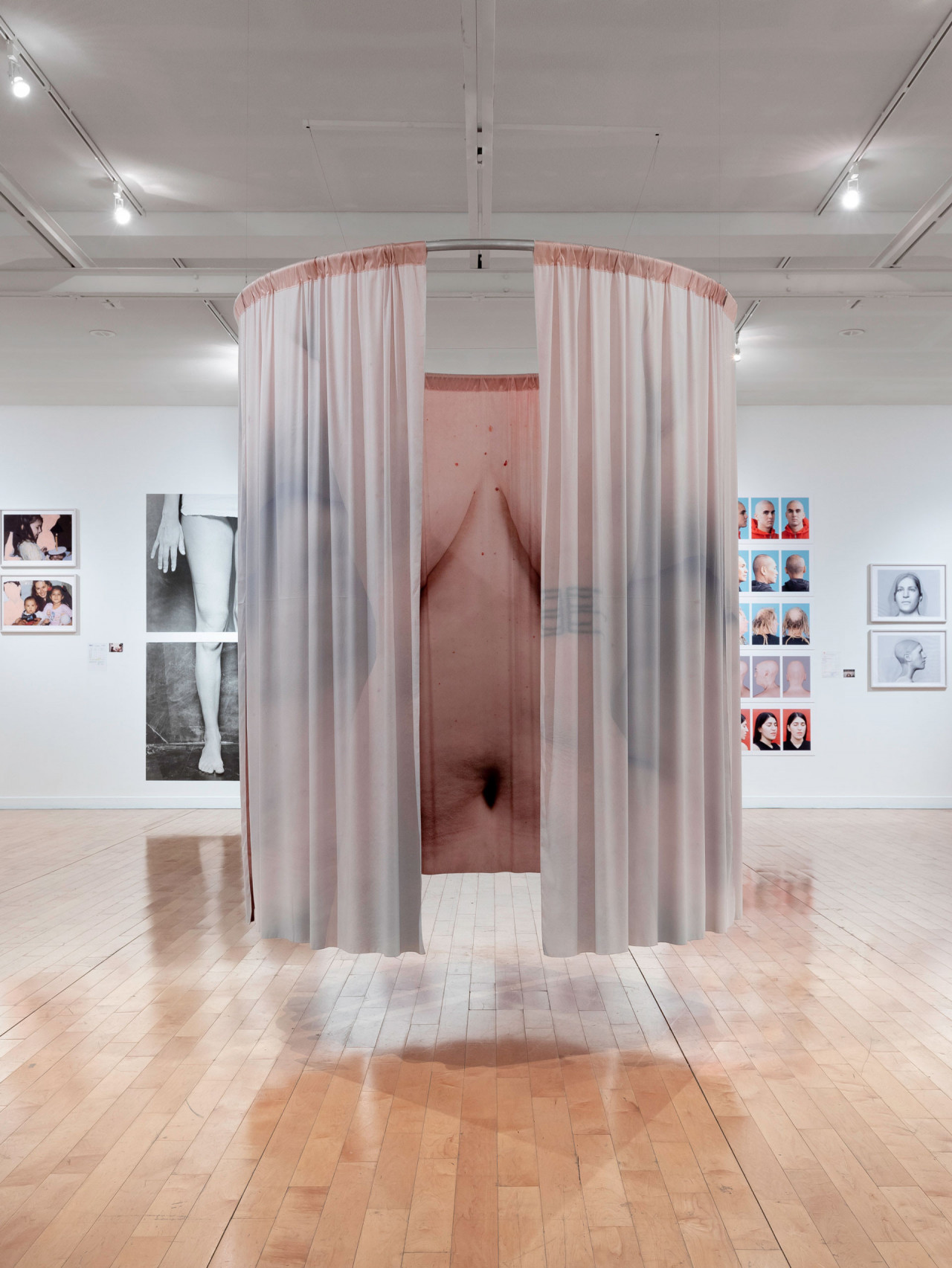 <em>Maman</em> (2019), dans <em>APhF</em>, Benaki Pireos, Athènes, Grèce, 2021, Crédit Photo: Thomas Gerasopoulos