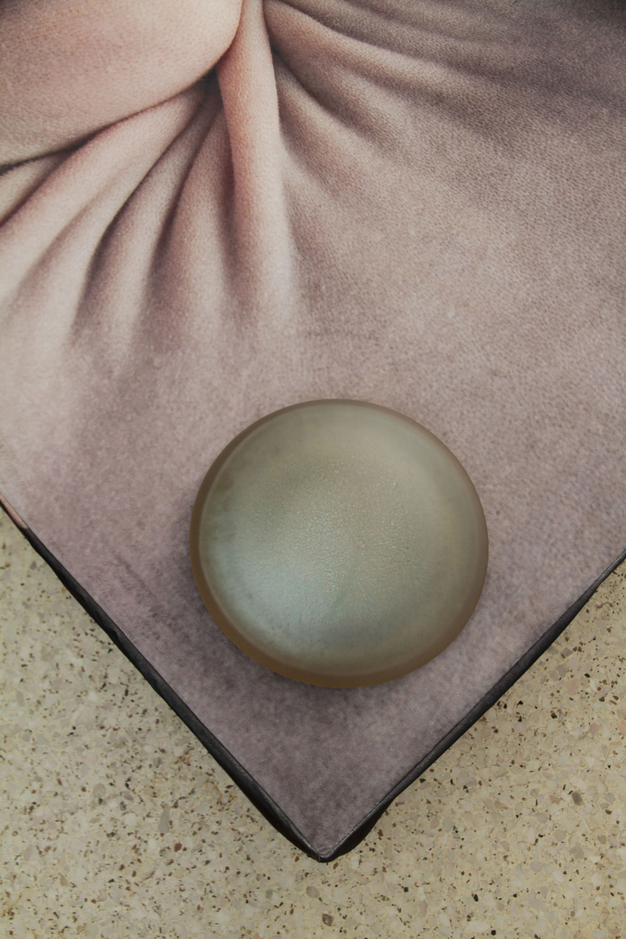 <em>Sphynx</em> (2023), dans l'exposition personnelle <em>Perasma</em>, Misc, Athènes, Grèce, 2023, Crédit Photo: Alix Marie