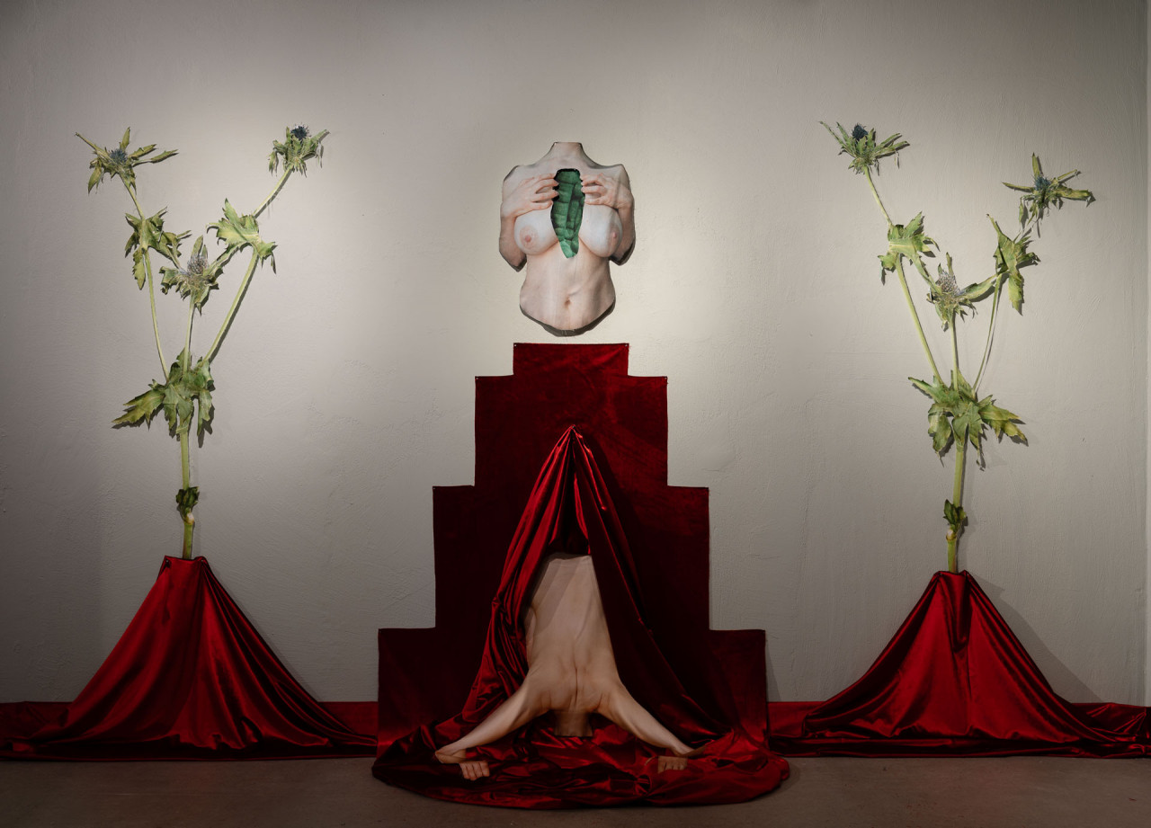 <em>ADA</em> (2025), exposition personnelle, Çatı Sanat Alani, Izmir, Turquie, 2025, Crédit Photo: Oguz Karakutuk