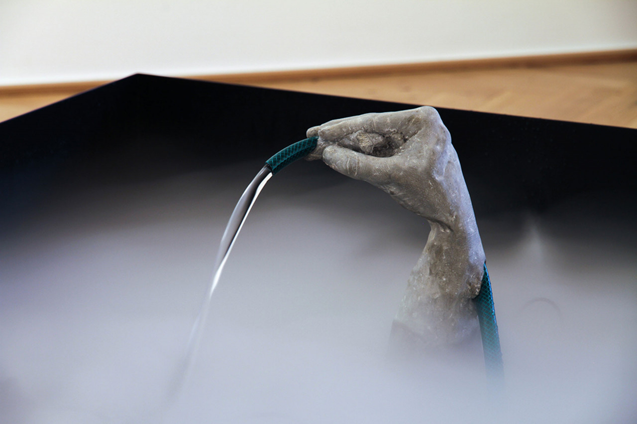 <em>La Pythie </em>(2018), dans l'exposition personnelle <em>Adyta</em>, Ratinger Tor, Dussedorf, Allemagne, 2018, Crédit Photo: Alix Marie