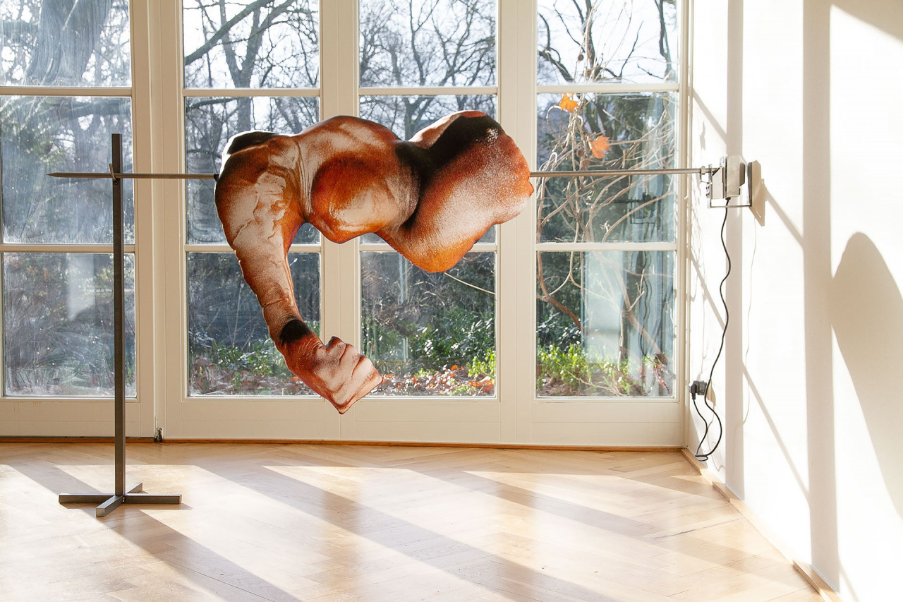 <em>Héraclès III</em> (2018), dans l'exposition personnelle <em>Adyta</em>, Ratinger Tor, Dusseldorf, Allemagne, 2018, Crédit Photo: Alix Marie