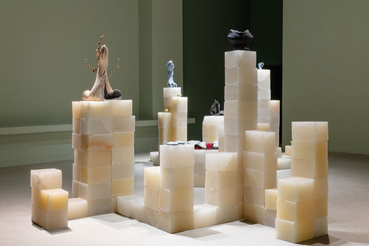 <em>ANA</em> (2025), exposition personnelle, Ka, Ankara, Turquie, 2025, Crédit Photo: Ibrahim Karakutuk