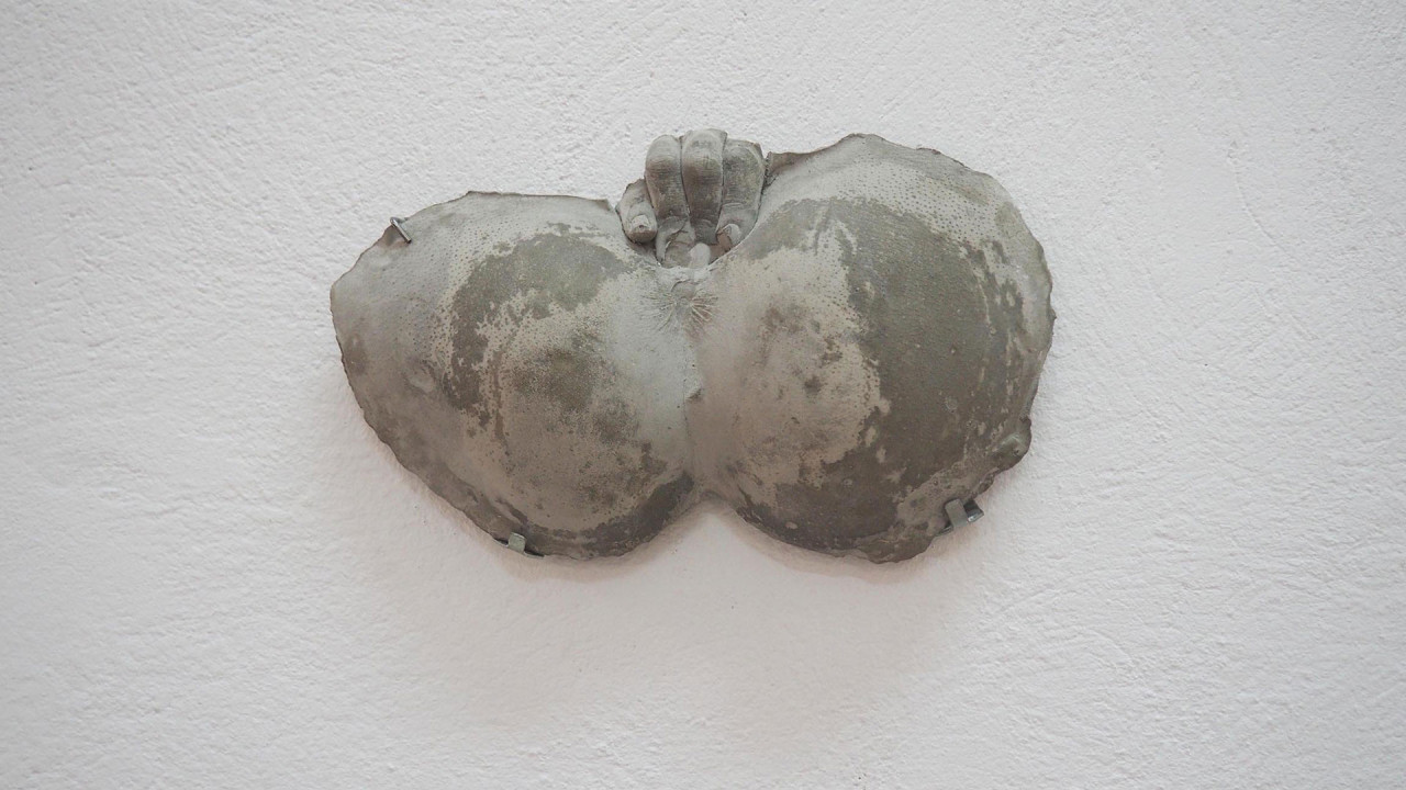 <em>La Femme Fontaine</em> (2017), dans <em>Vessels,</em> Island, Bruxelles, Belgique, 2020. Crédit Photo: Island