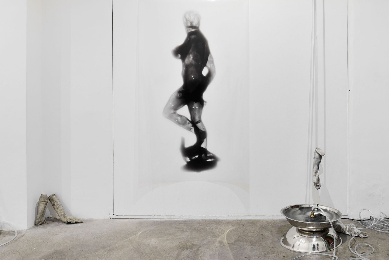 <em>La Femme Fontaine</em> (2017), exposition personnelle, Matèria, Rome, Italie, 2017. Crédit Photo: Matèria
