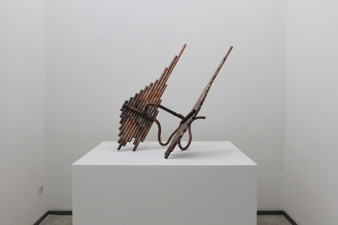 <em>Styx - Ailes de cuivre</em> (2021) dans l'exposition personnelle <em>Sorsi Di Sale</em>, Ncontemporary, Milan, Italie 2021. Crédit Photo: Ncontemporary