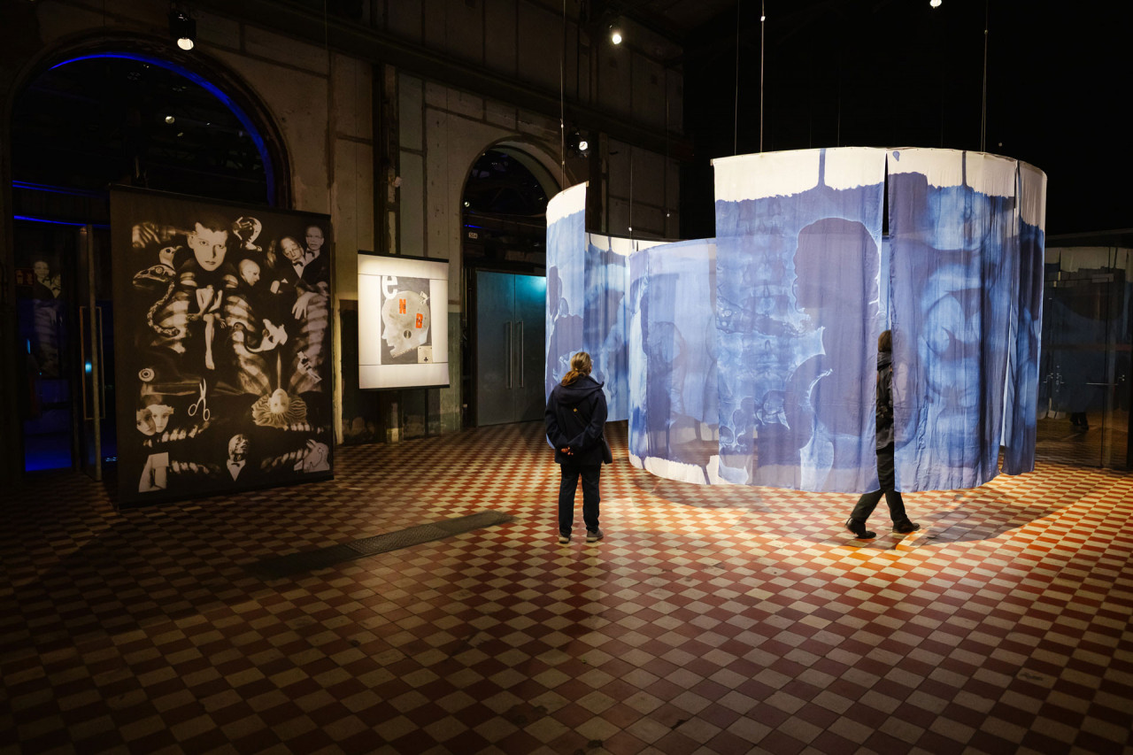 <em>Styx - La rivière</em> dans <em>X-Ray</em>, Volklinger Hutte, Allemagne, 2026. Crédit Photo: Oliver Dietze.