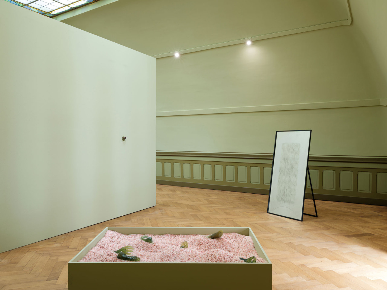 <em>Sucer La Nuit</em> (2019),<em> </em>exposition personnelle, Musée des Beaux Arts, Le Locle, Suisse, 2019 Crédit Photo: Samuel Zeller